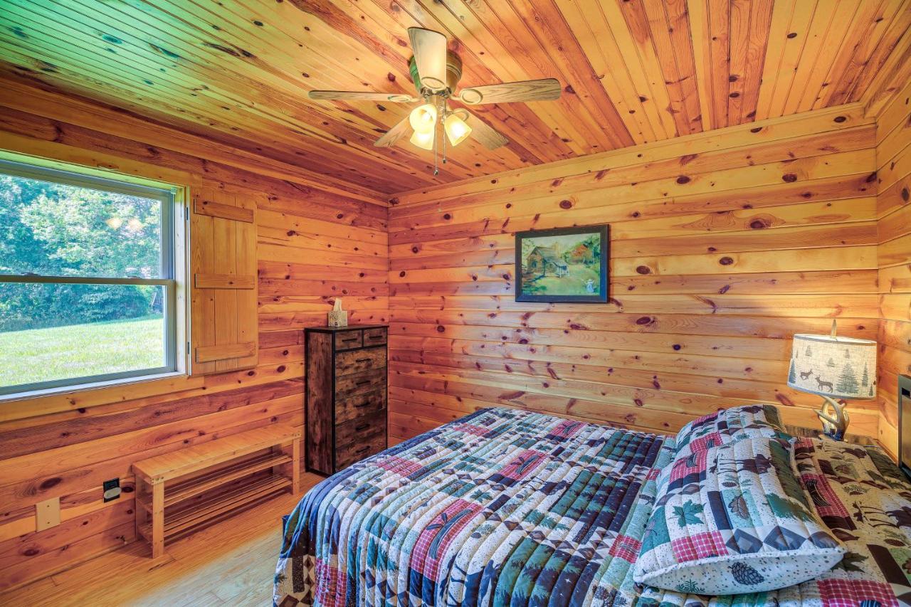 Blue Ridge Mountain Cabin With Views And Hot Tub Sparta Zewnętrze zdjęcie