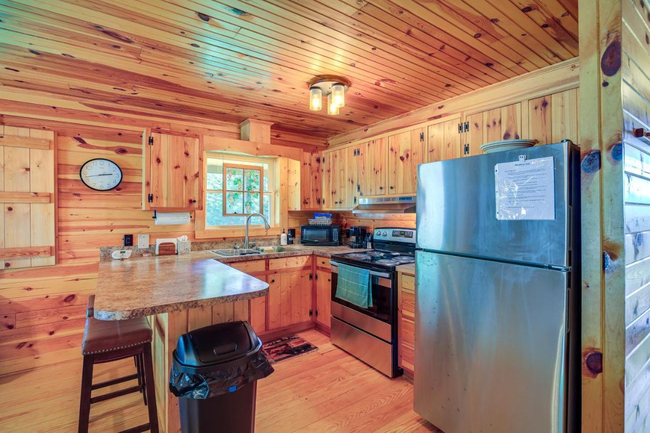 Blue Ridge Mountain Cabin With Views And Hot Tub Sparta Zewnętrze zdjęcie